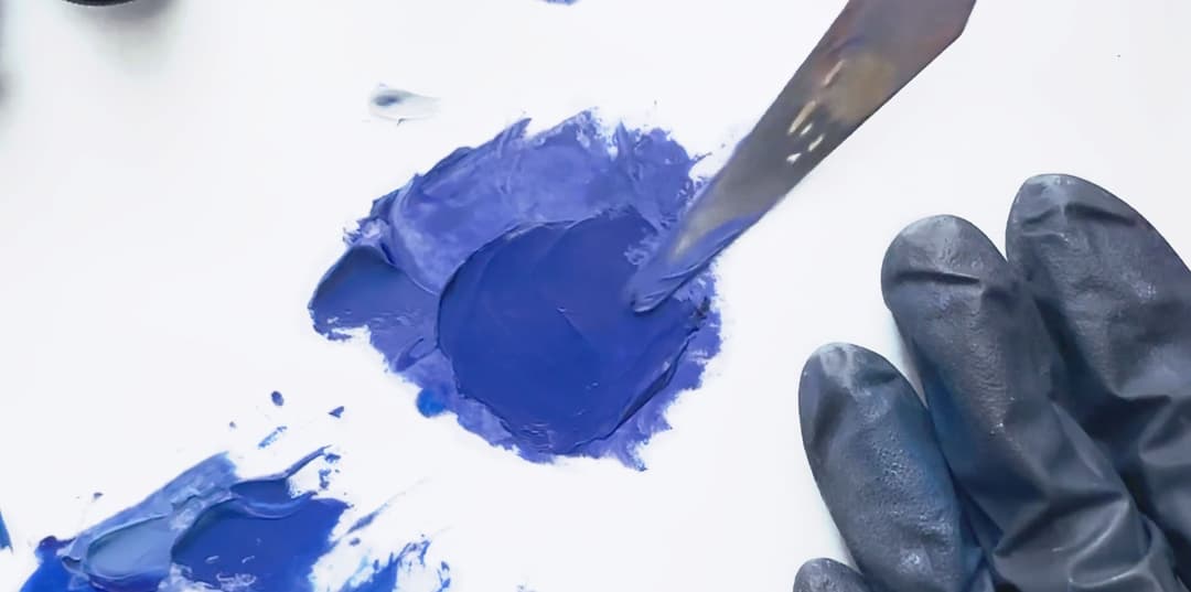 A mix of ultramarines that makes a deep blue close to YInMn.