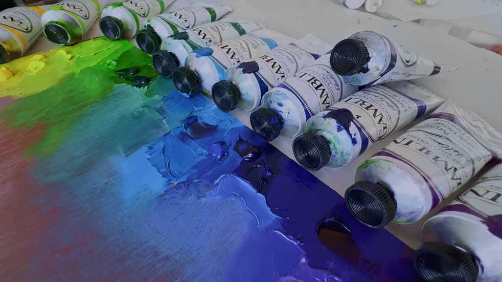 Choice of mixing whites may matter for some colors