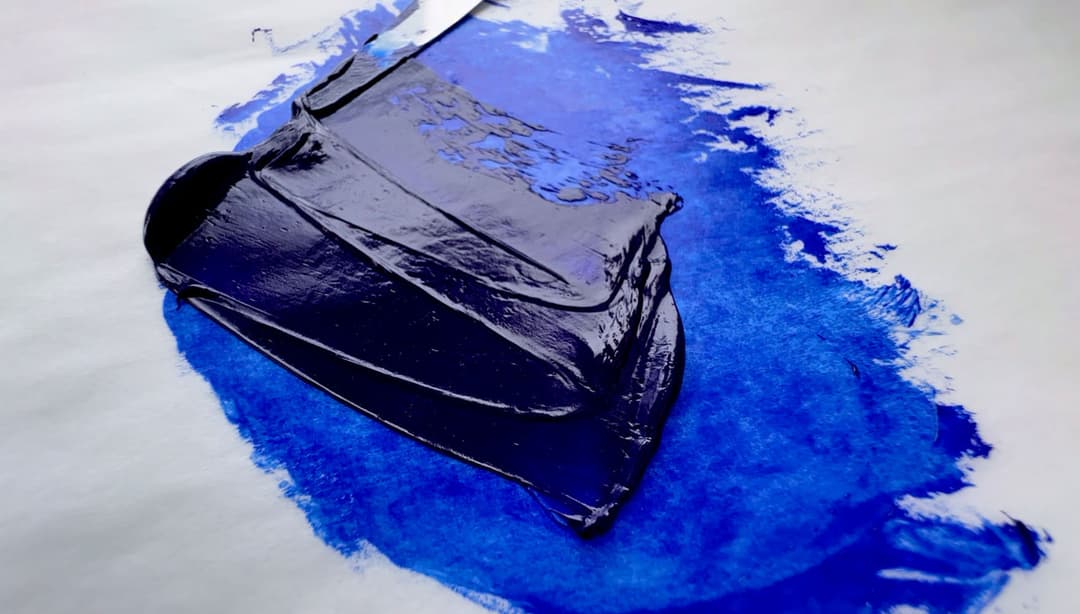 Glistening Blockx Ultramarine Blue PB29 in oil paint