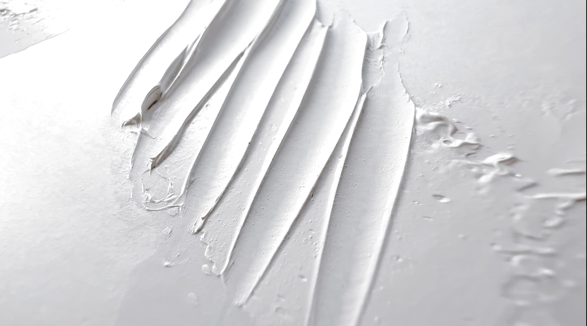 PW6 - Titanium White